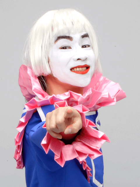 カリスマ・シロノス